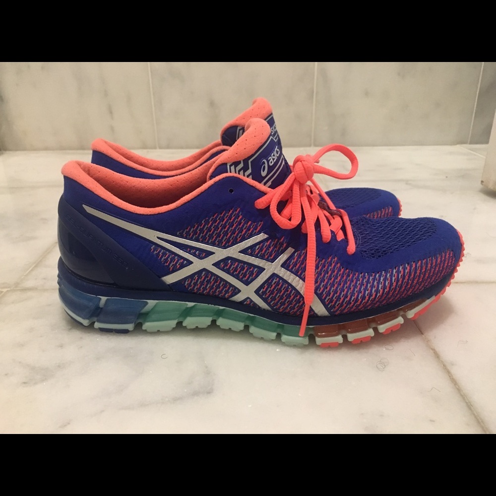 Asics tennis shoes. Size 9